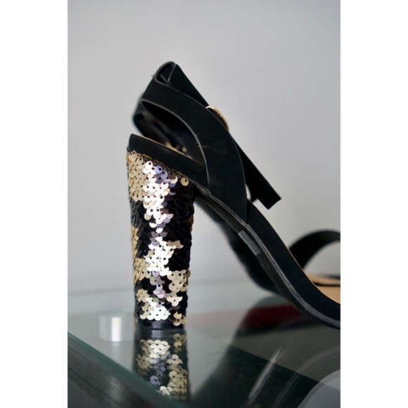 NWT Black & Gold Heels (Size/7) - Picture 4 of 6